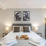 Westfield Apartment 2 Bedroom Near Notting Hill